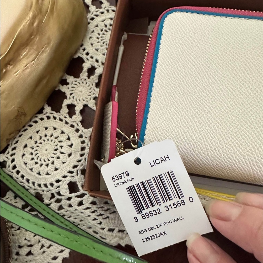 Coach Color-block Wristlet - Picture 8 of 11